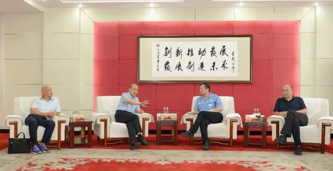 河南省企联梁铁山会长、安阳市企联刘润生会长莅临万象城（中国）集团调研指导