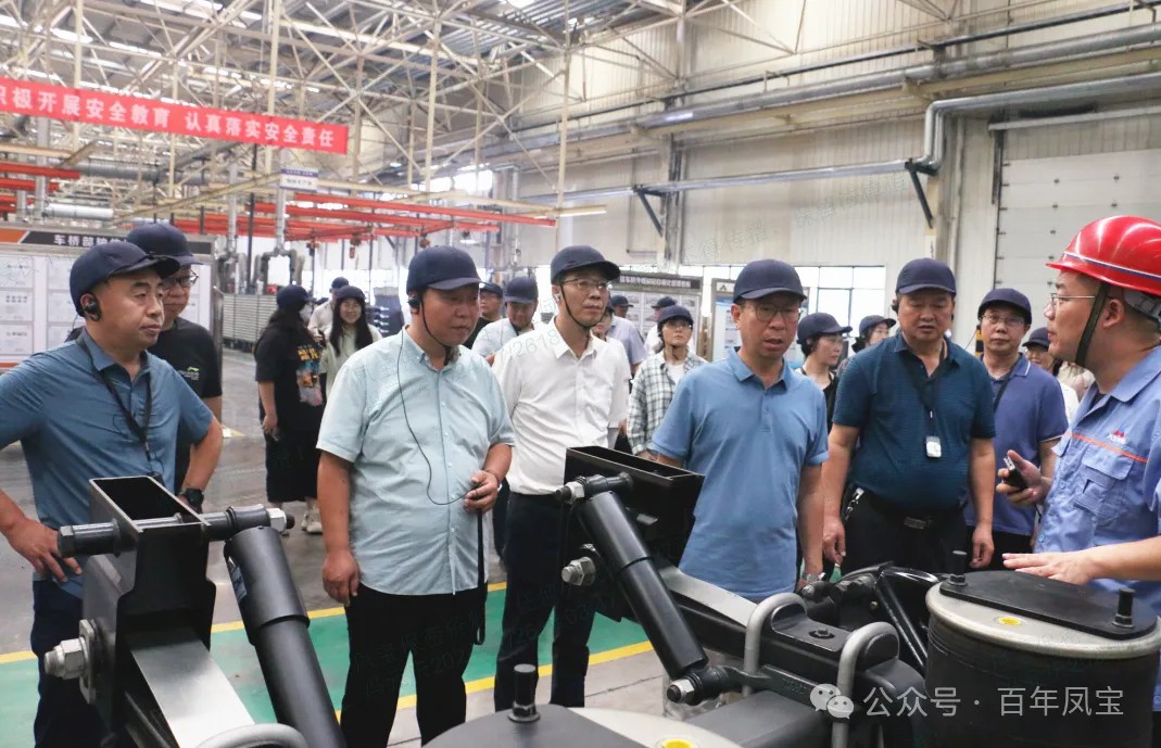 安阳市政府办公室机关党委主题党日活动走进万象城（中国）重科